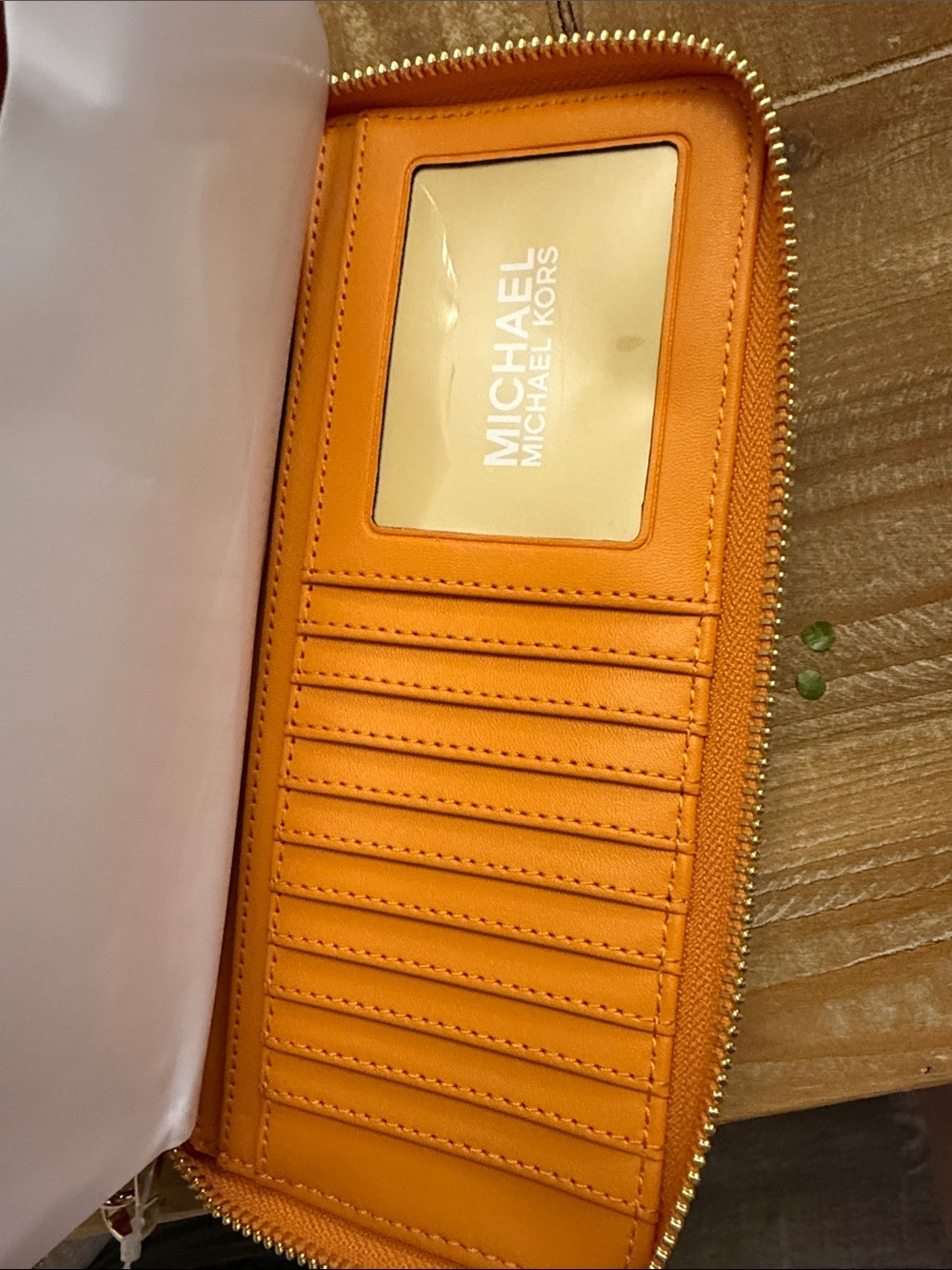 Michael Kors Jet Set Travel - Picture 5 of 6